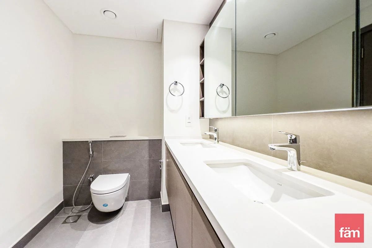 Stunning View | Corner Unit | Middle Floor-10