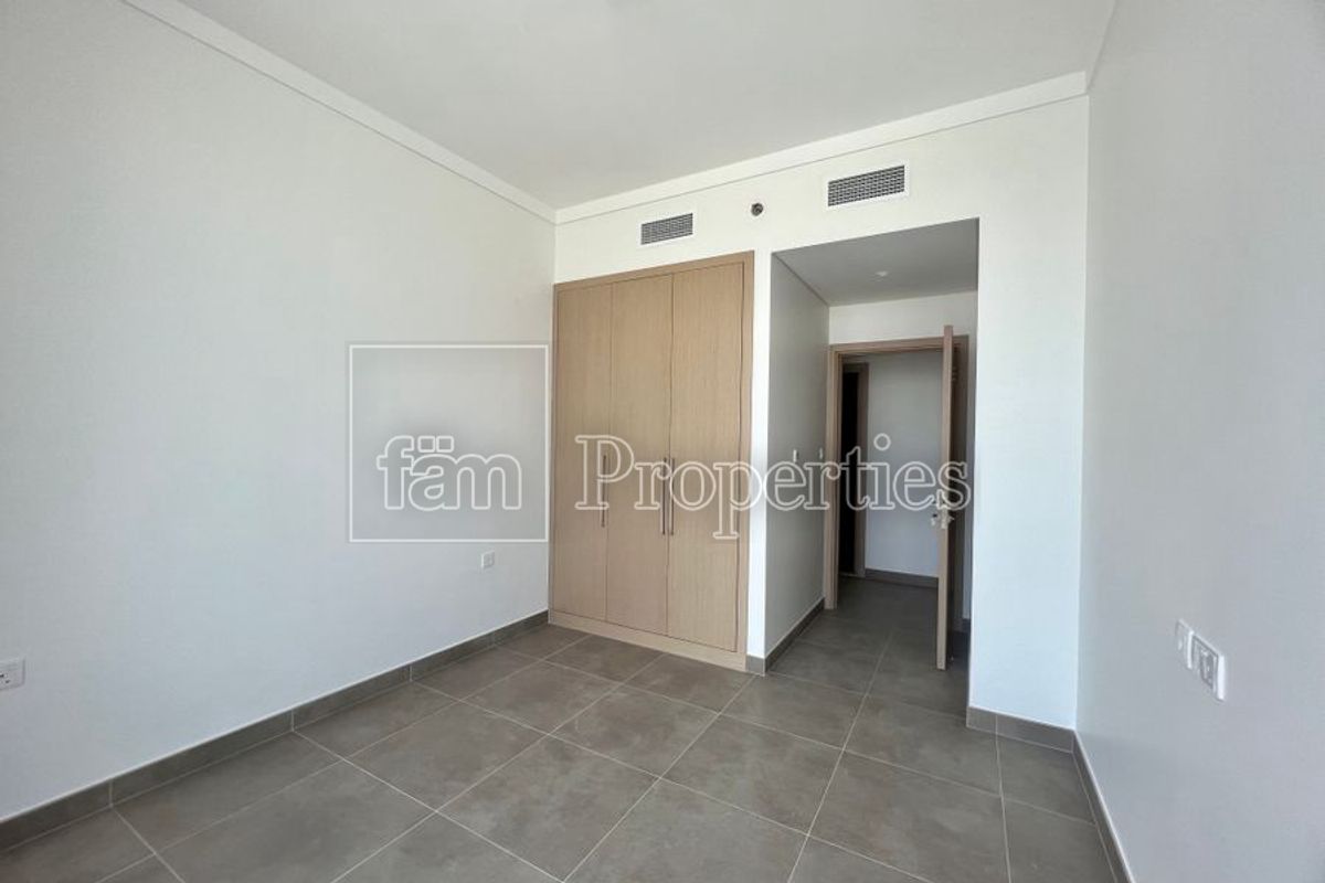 Creek Tower View | Vacant Apartment/ Stunning View-7