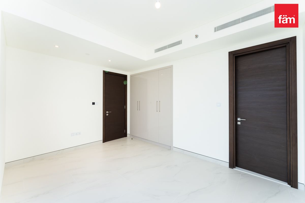 VERY HIGH FLOOR | BURJ KHALIFA VIEW | CORNER UNIT-12