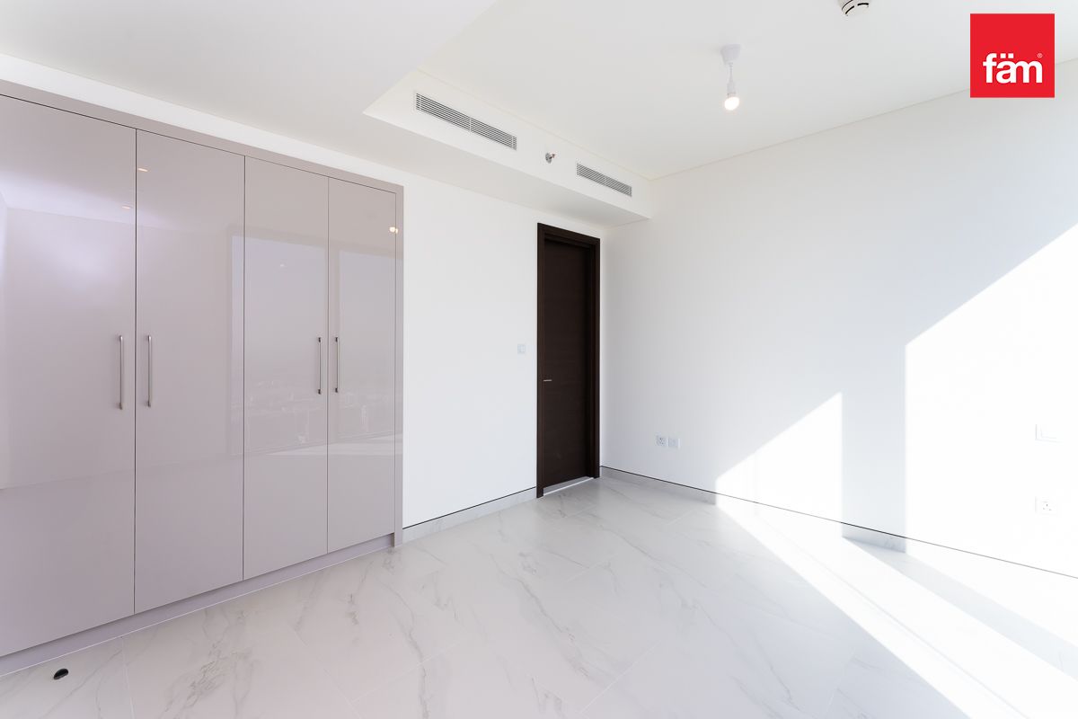 VERY HIGH FLOOR | BURJ KHALIFA VIEW | CORNER UNIT-13
