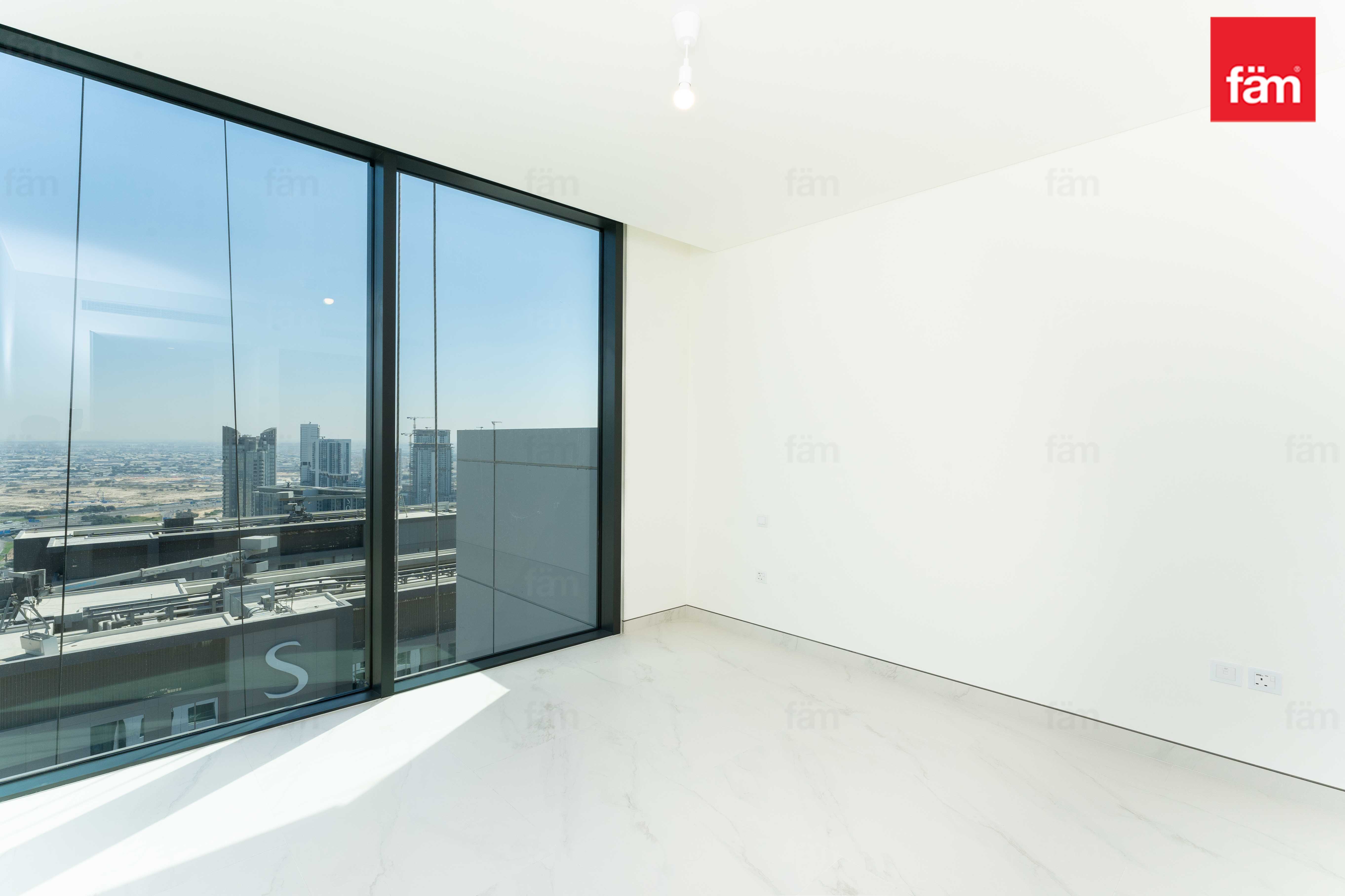 VERY HIGH FLOOR | PANORAMIC VIEWS | BRAND NEW-17