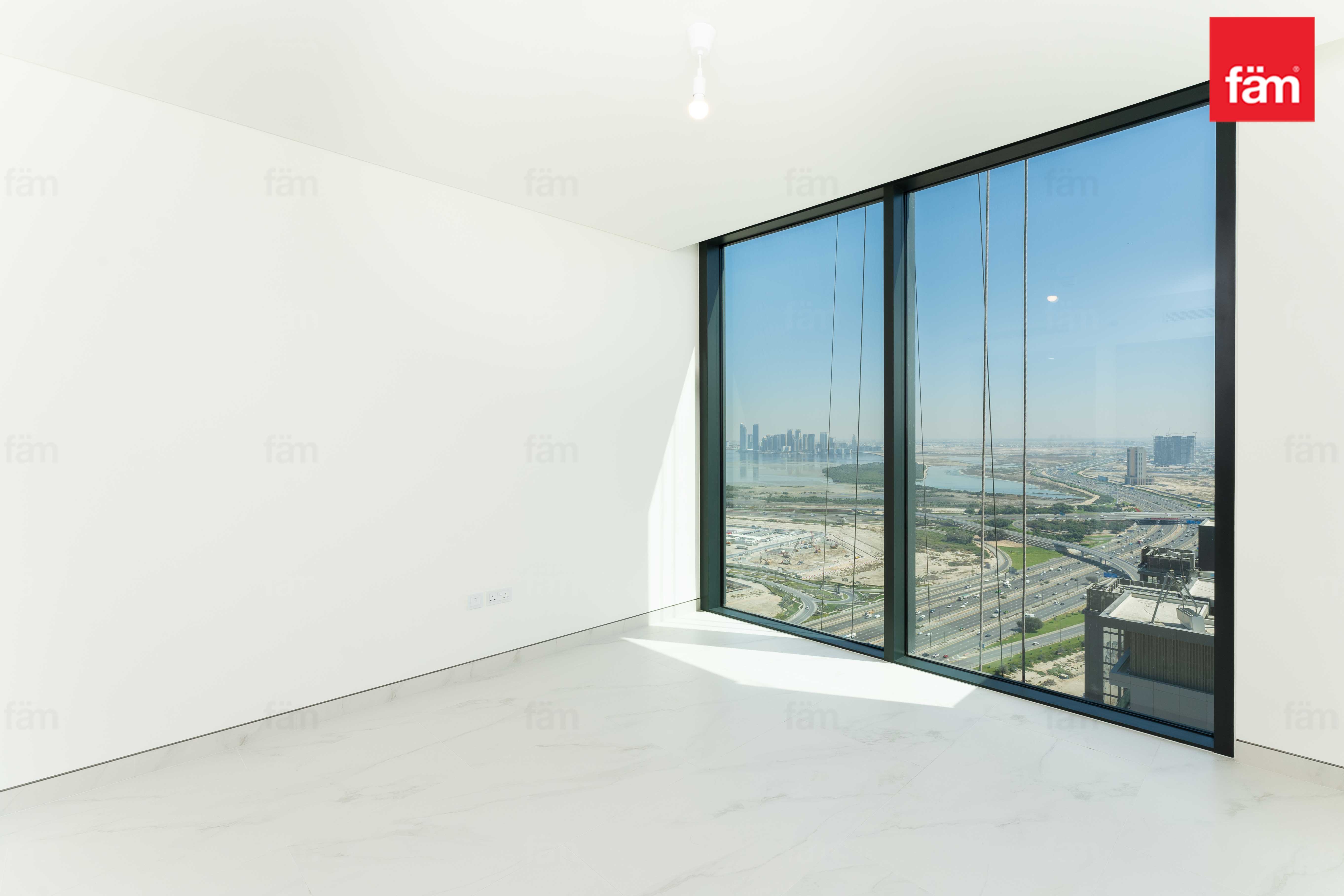 VERY HIGH FLOOR | PANORAMIC VIEWS | BRAND NEW-14