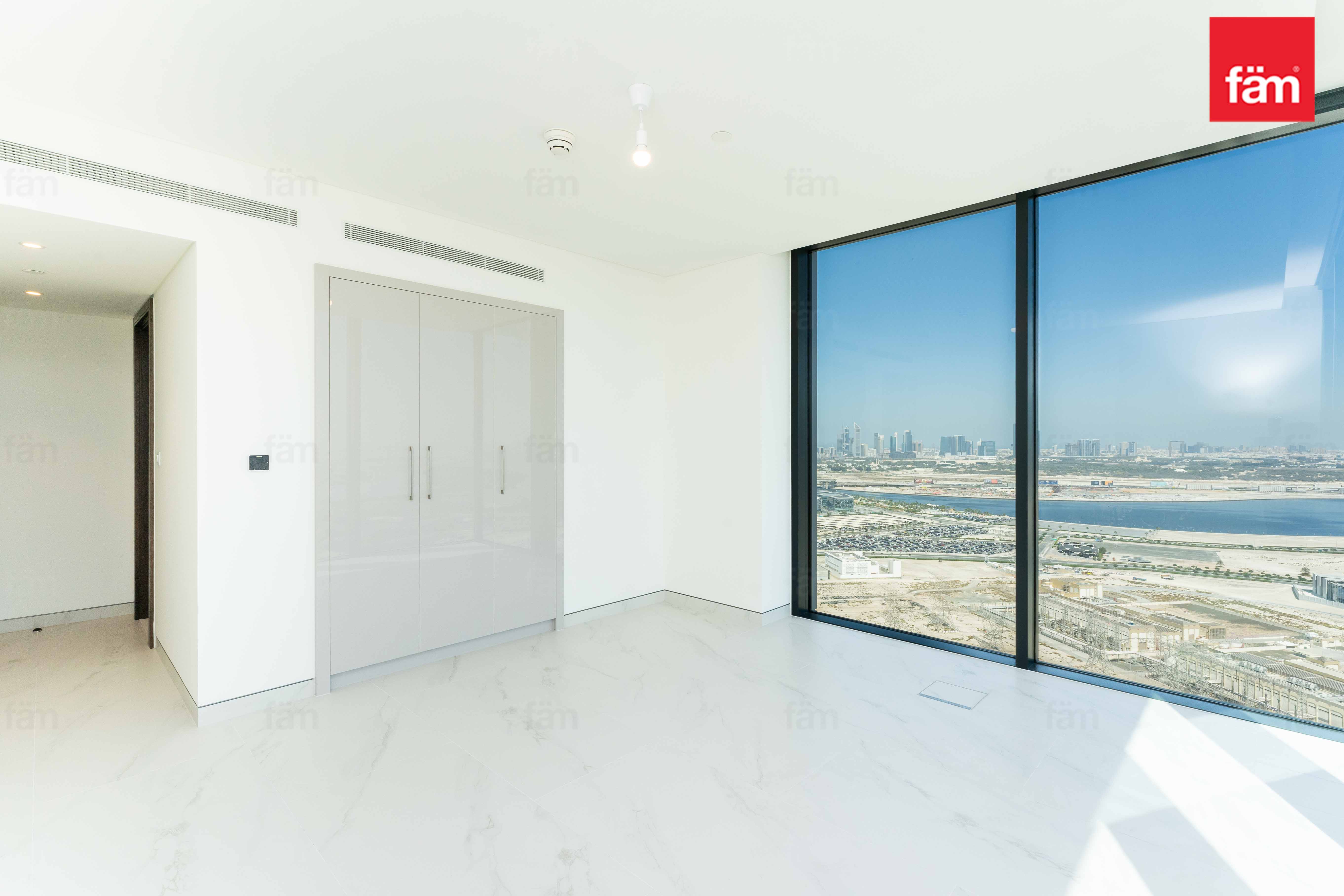 VERY HIGH FLOOR | PANORAMIC VIEWS | BRAND NEW-13