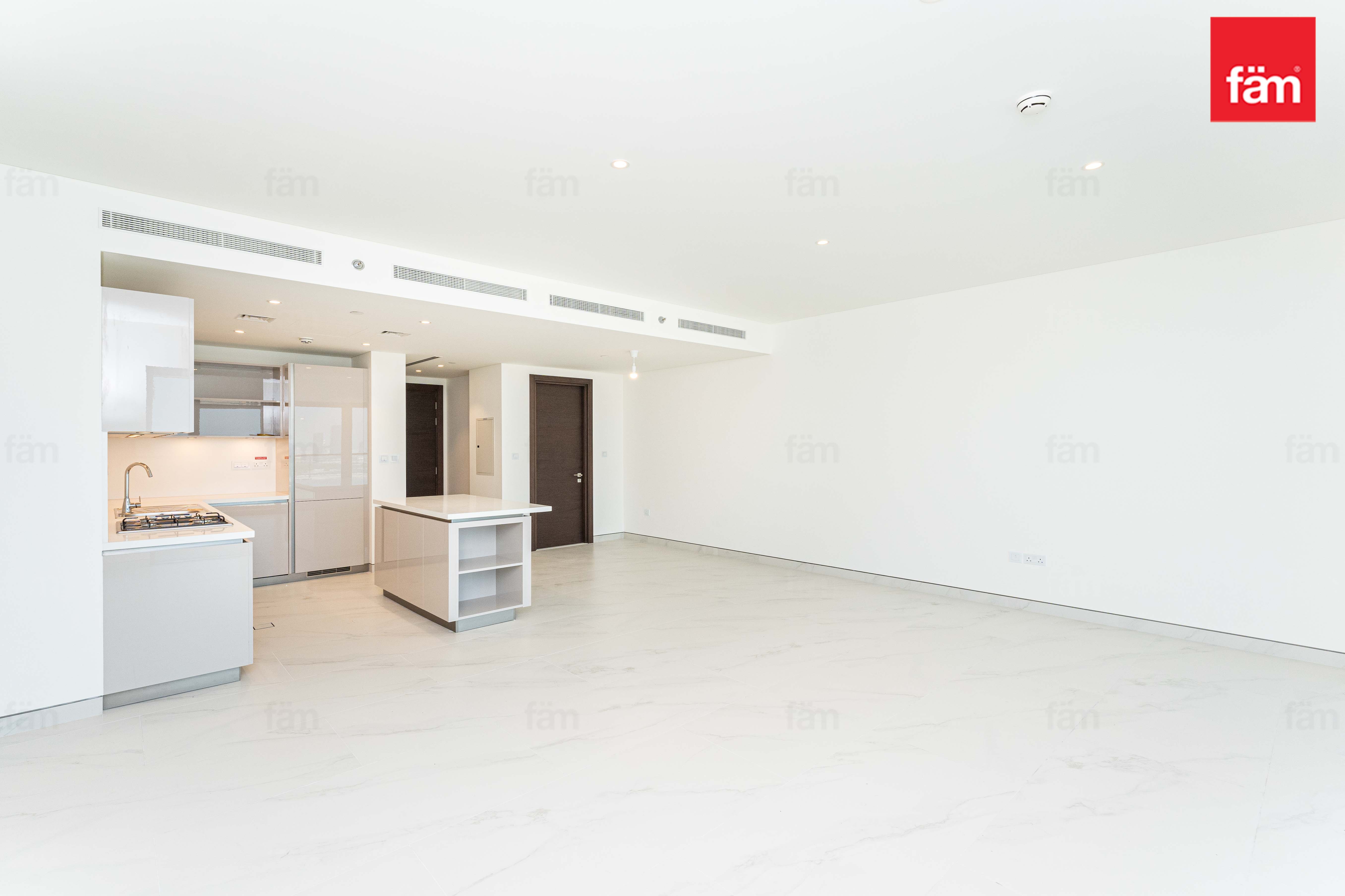 VERY HIGH FLOOR | PANORAMIC VIEWS | BRAND NEW-10