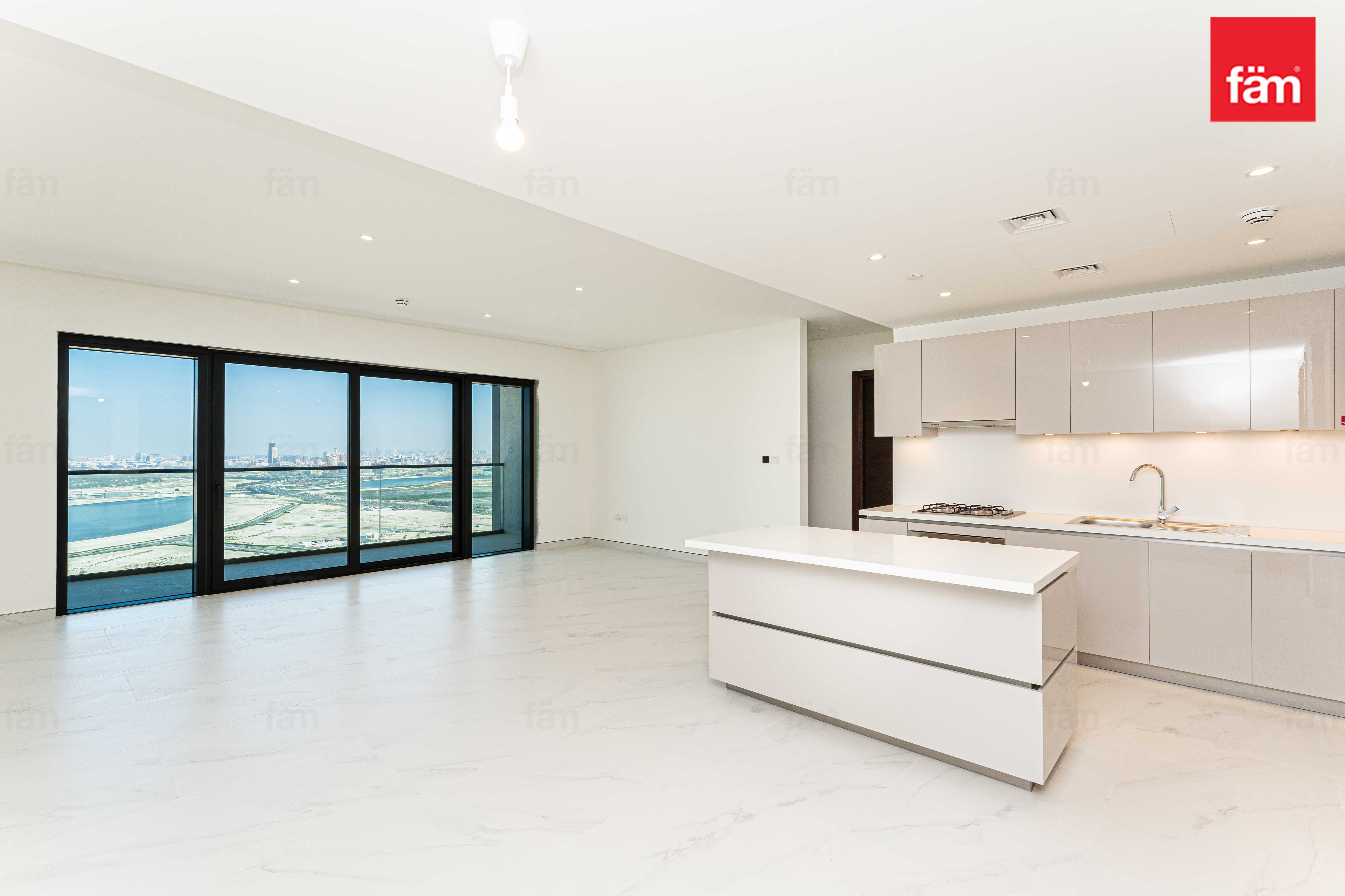 VERY HIGH FLOOR | PANORAMIC VIEWS | BRAND NEW-8