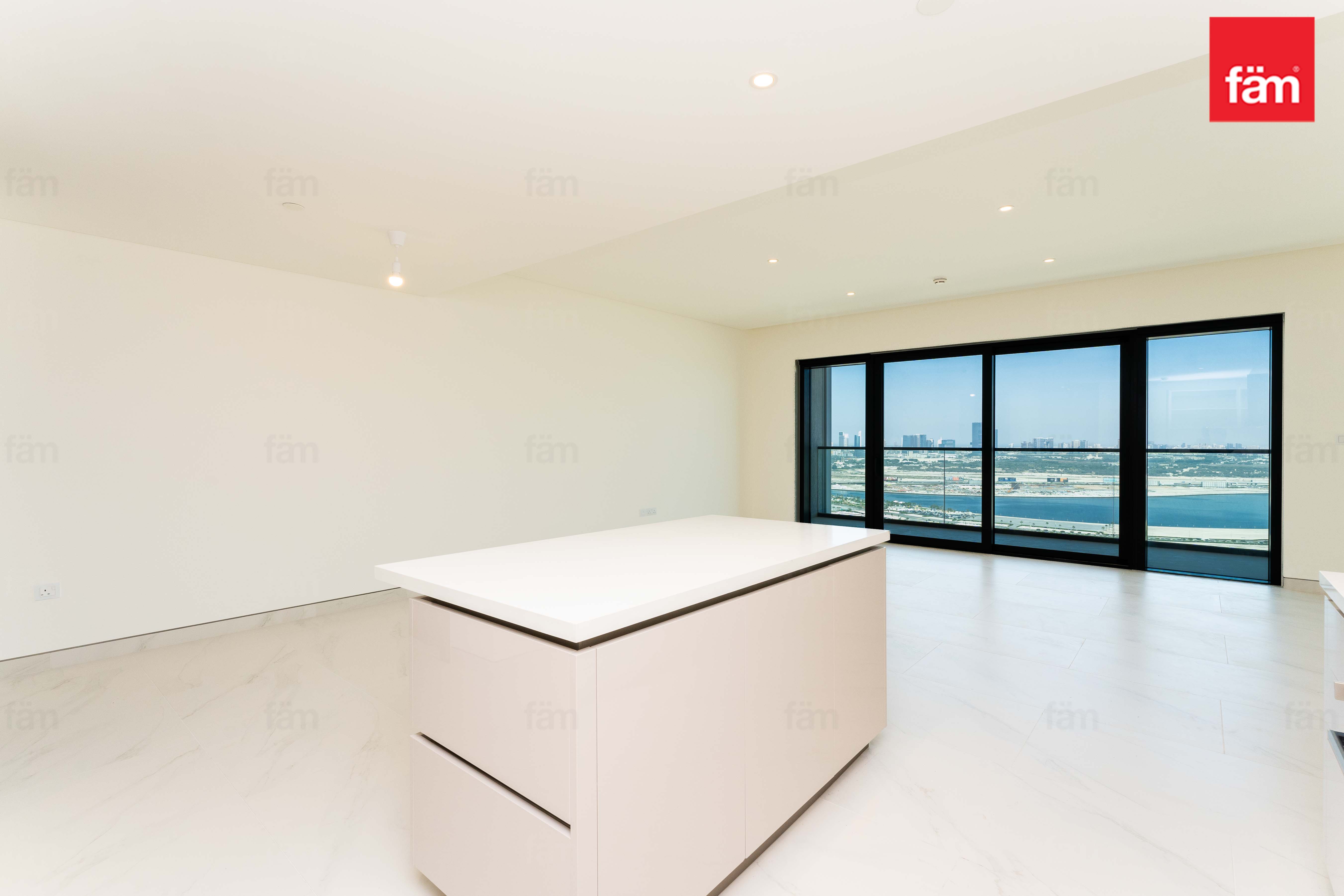 VERY HIGH FLOOR | PANORAMIC VIEWS | BRAND NEW-6