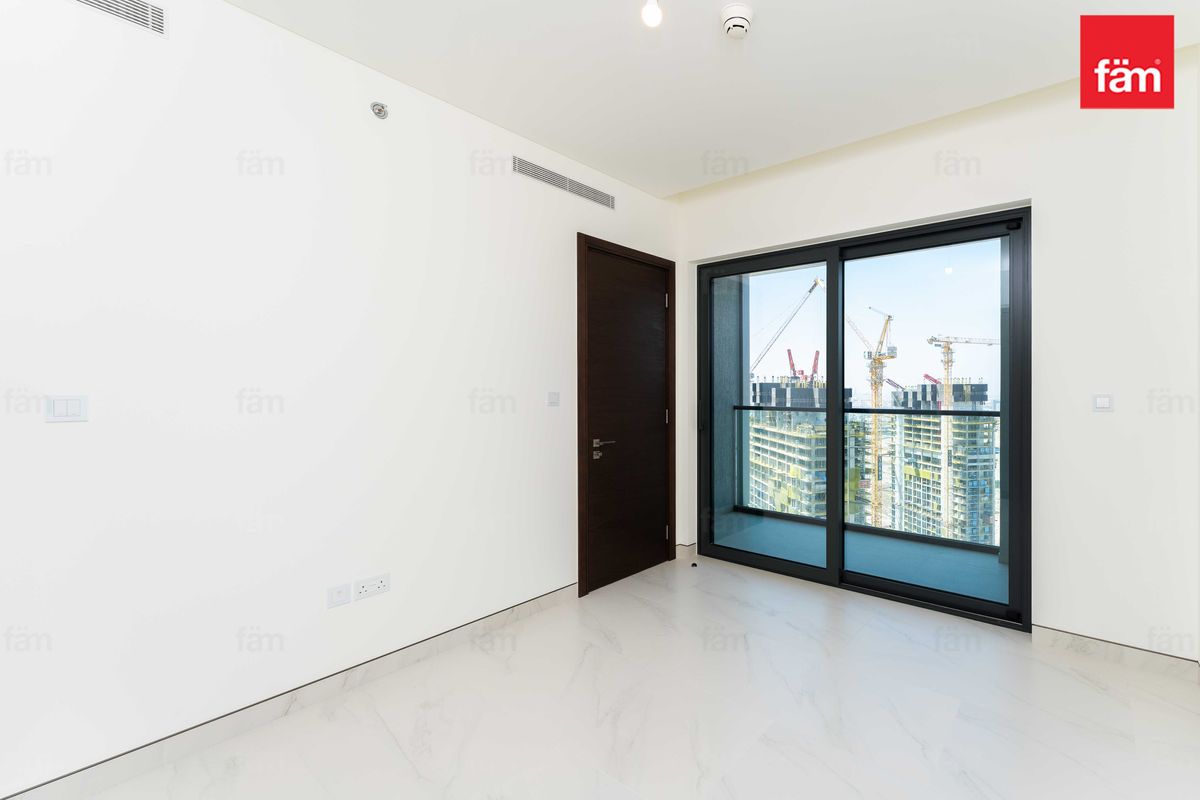BURJ KHALIFA VIEW | BRAND NEW | MULTIPLE CHEQUES-12