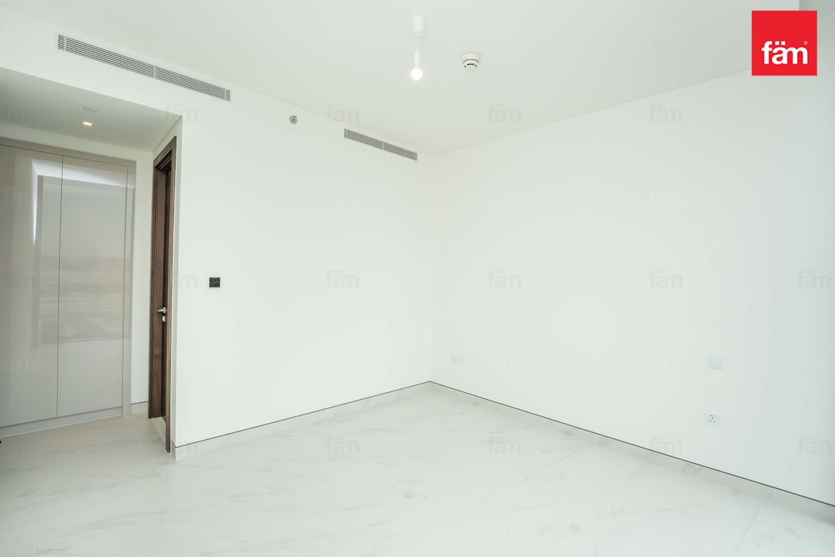 3 BR PLUS MAID | BURJ KHALIFA VIEW | NEAR SCHOOLS-15