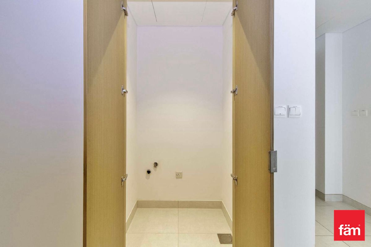 High Floor/ Canal View/ Motivated Seller-10