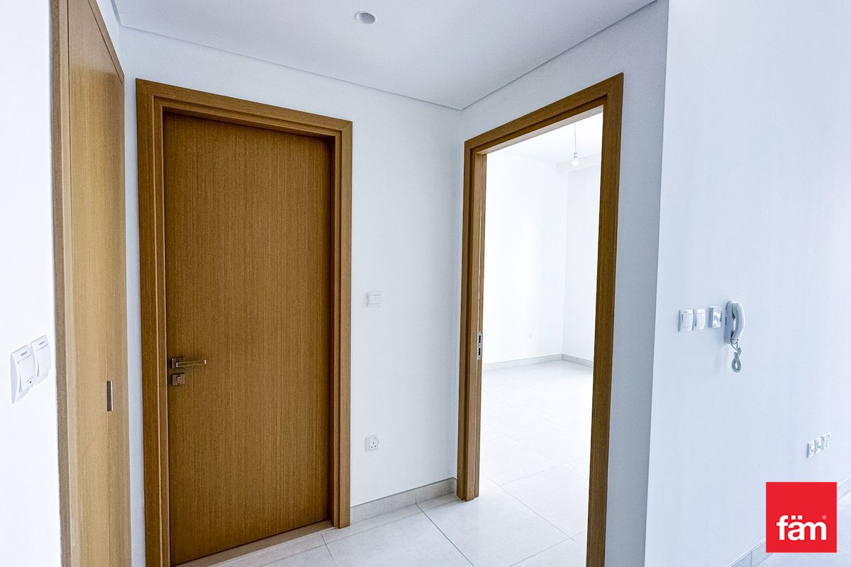 High Floor/ Canal View/ Motivated Seller-8