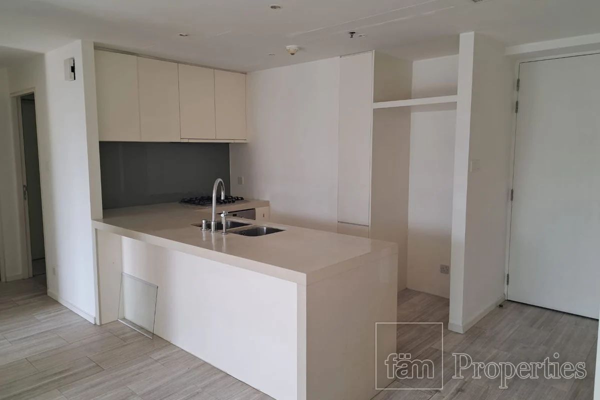 Spacious Unit| Unfurnished| Prime Location-11