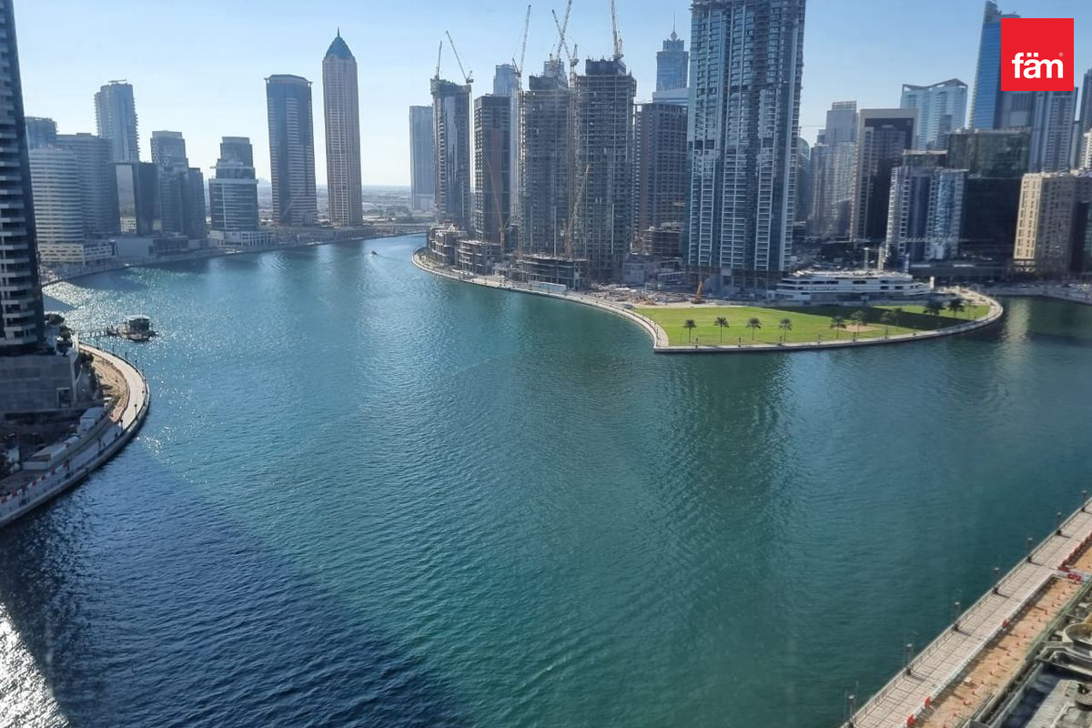 Luxury Studio |Full Canal View | Vacant |-11