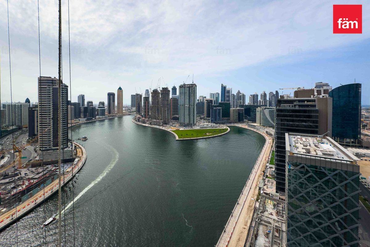 Full Canal View | High Floor | Full Furnished-10