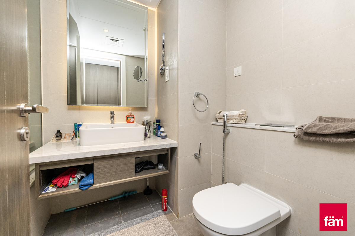 2 Parking | Stunning Canal and Burj Khalifa views-25