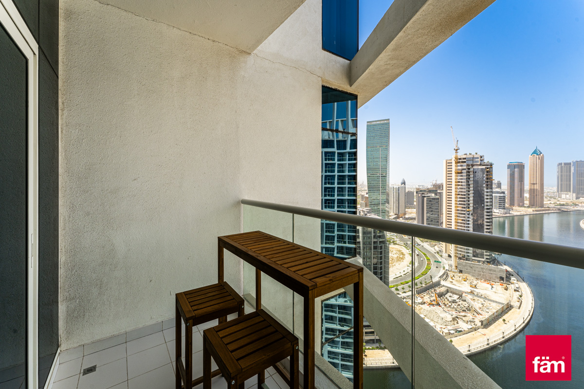 2 Parking | Stunning Canal and Burj Khalifa views-27