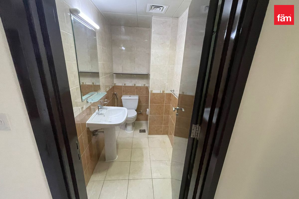 HIGH FLOOR |  JIV & LAKE VIEW | UNFURNISHED-14