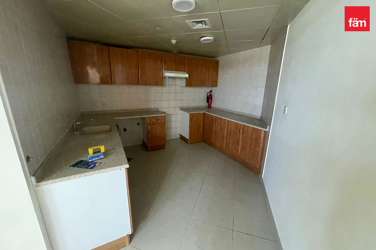 HIGH FLOOR |  JIV & LAKE VIEW | UNFURNISHED-13