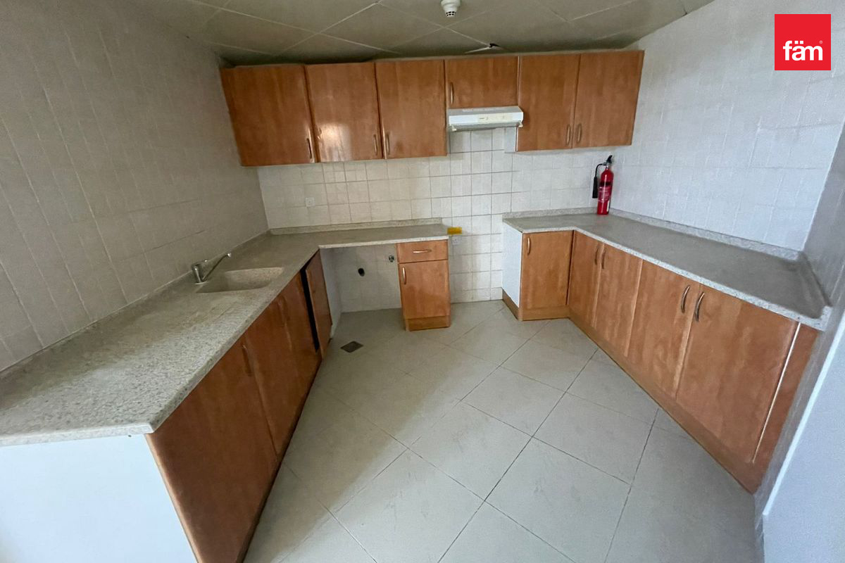 HIGH FLOOR |  JIV & LAKE VIEW | UNFURNISHED-12