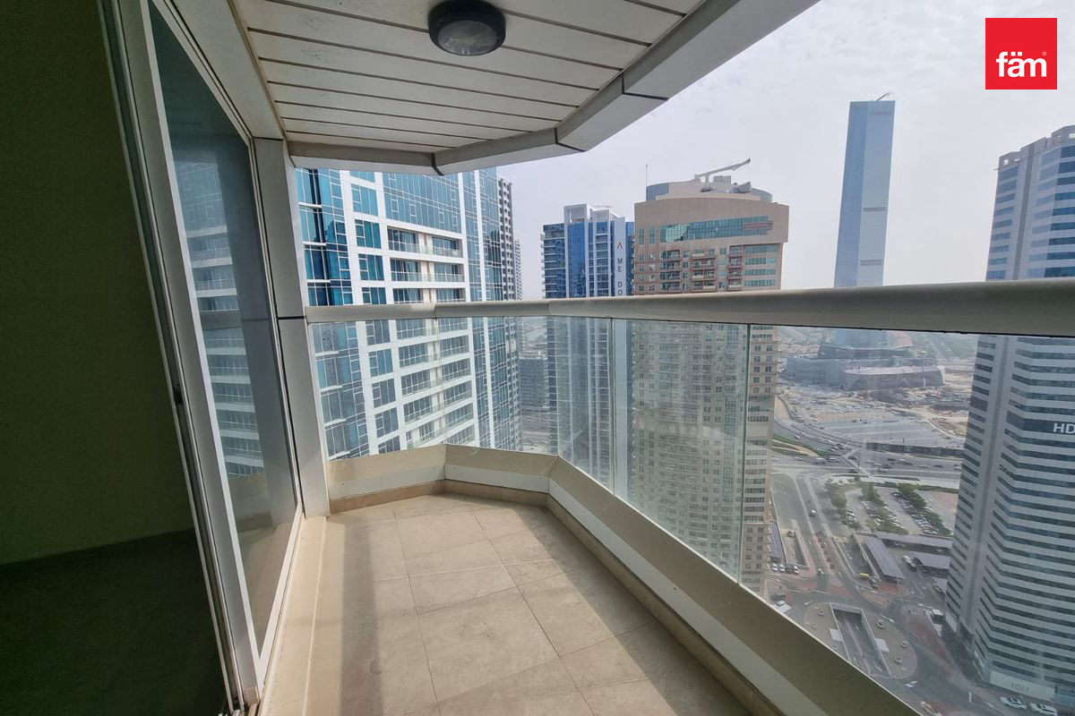 Open Day | 8% net ROI | Fascinating Lake View-13