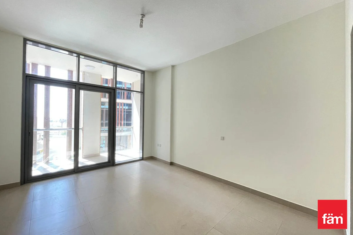Exclusive | Pristine 1BR | Semi Closed Kitchen-7