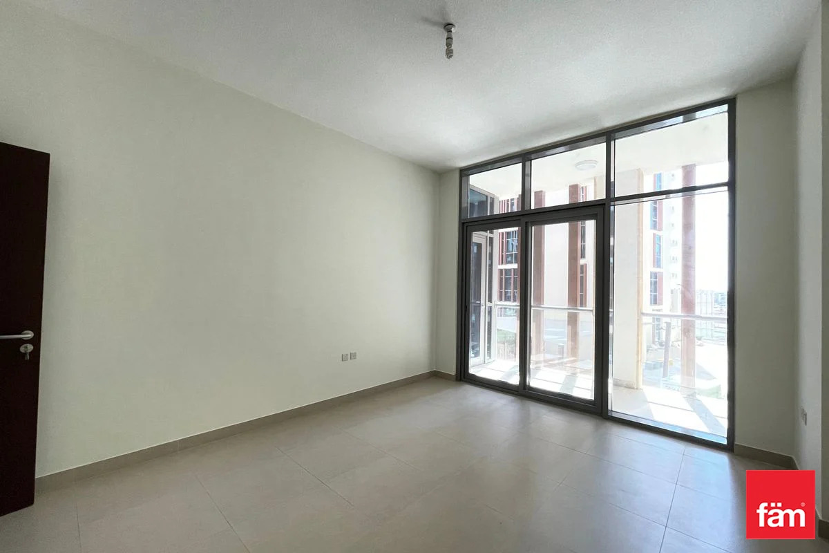 Exclusive | Pristine 1BR | Semi Closed Kitchen-8