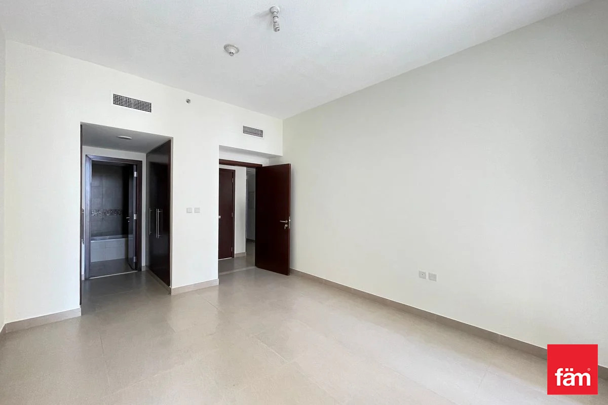 Exclusive | Pristine 1BR | Semi Closed Kitchen-9