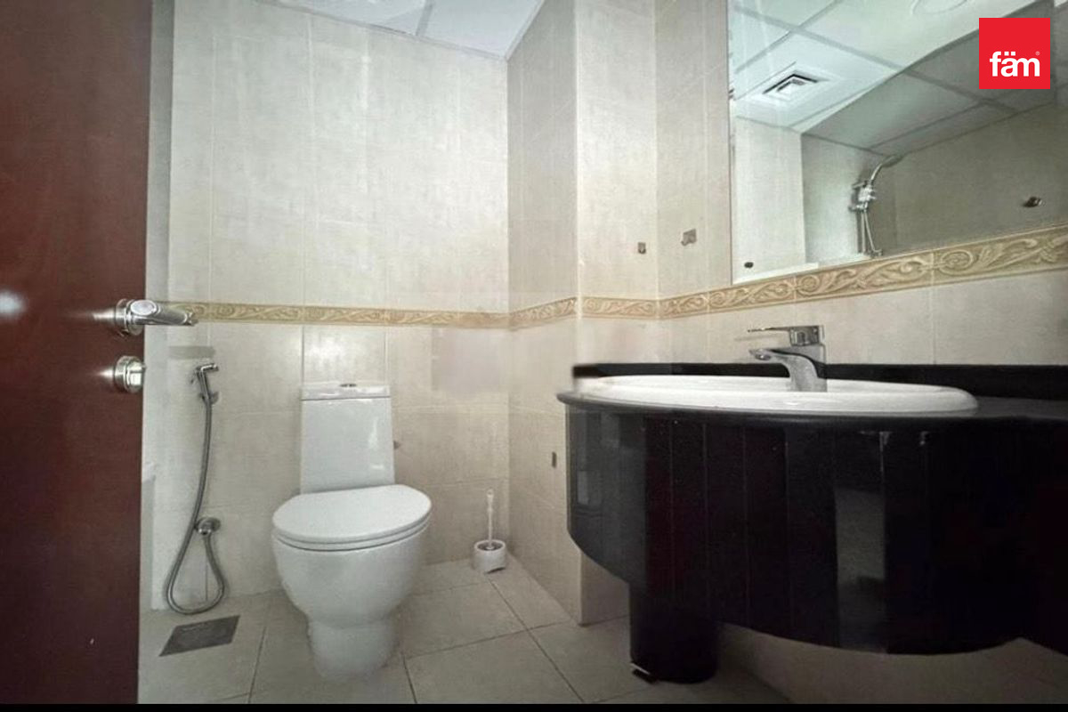 Stuning Panoramic View|Well Maintained|Best Layout-6