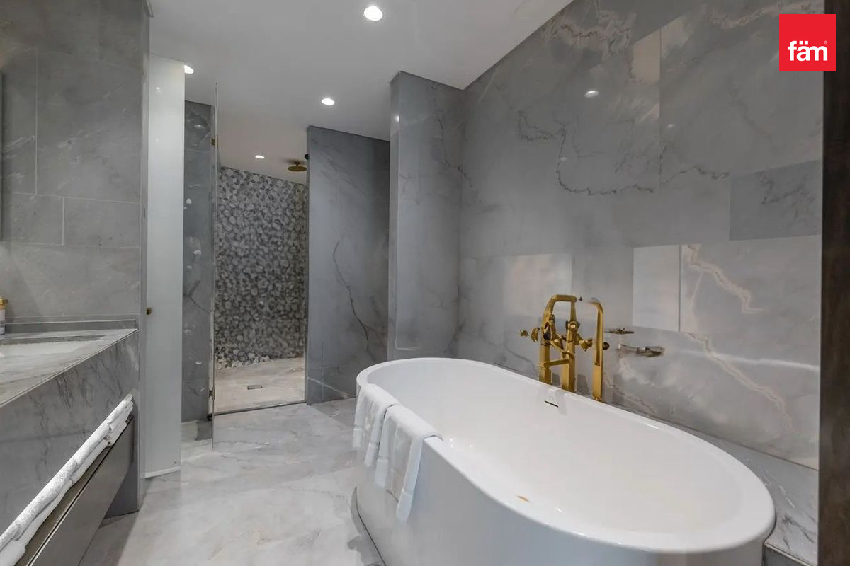 Fully Furnished | Prime Location | Beach Access-12
