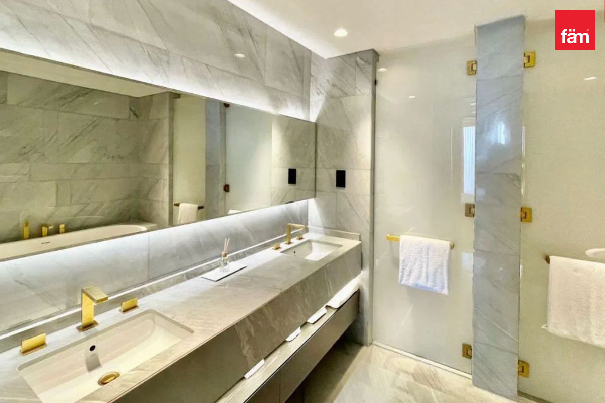 Fully Furnished | Prime Location | Beach Access-9