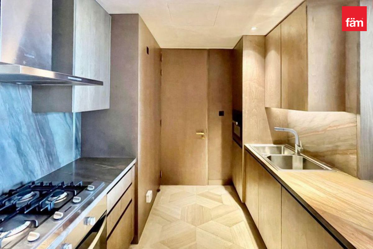 Fully Furnished | Prime Location | Beach Access-6