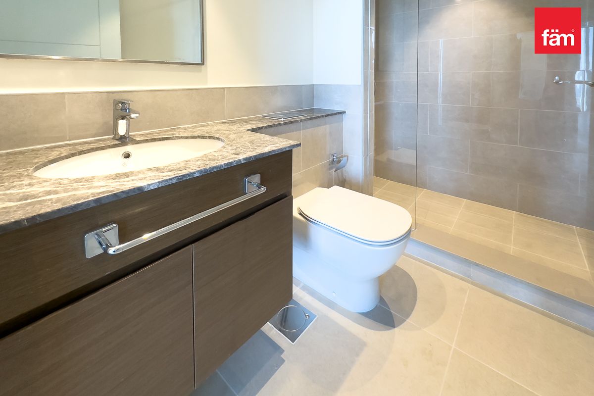 Modern apt, Burj Khalifa view, near metro-16