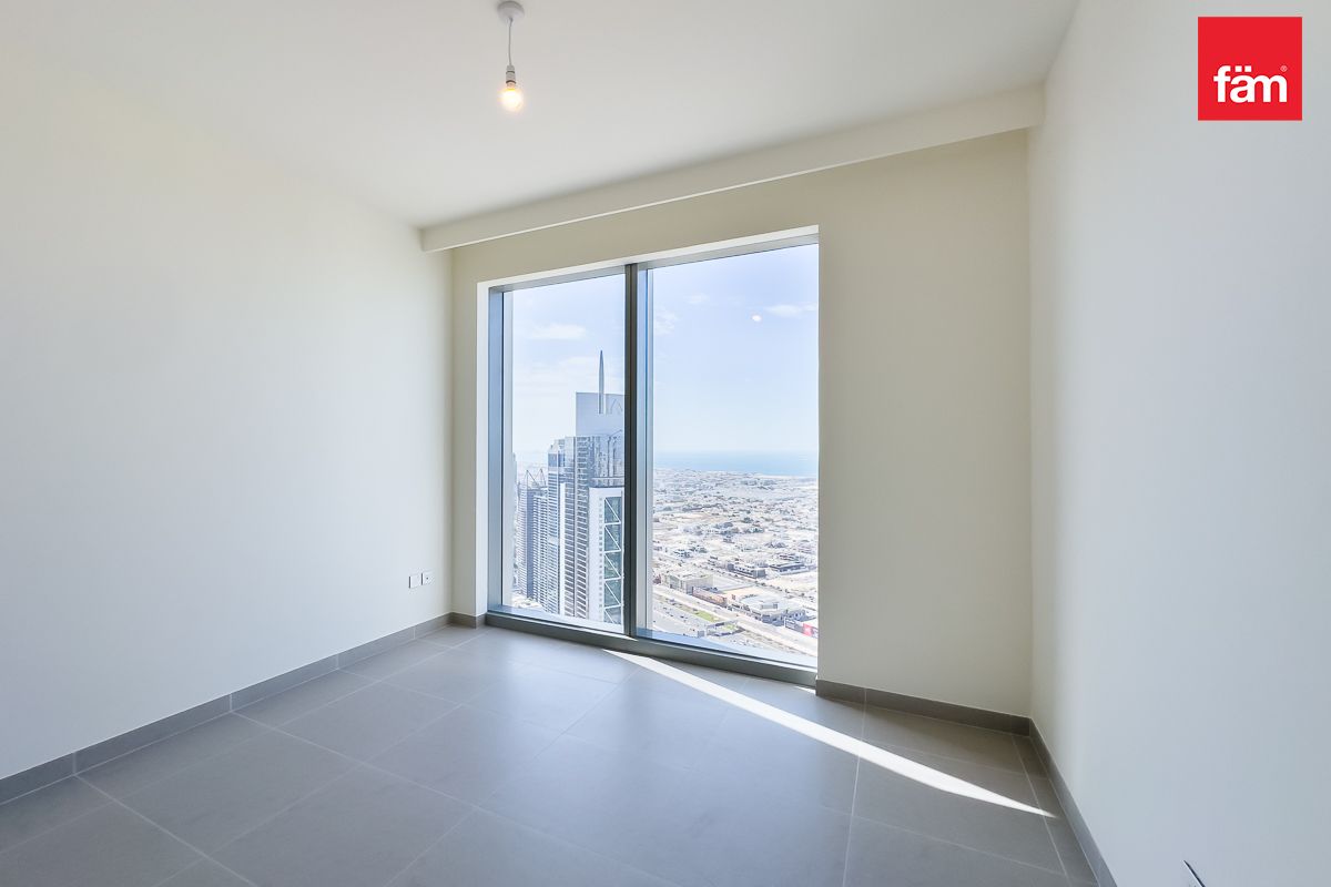 Modern apt, Burj Khalifa view, near metro-13