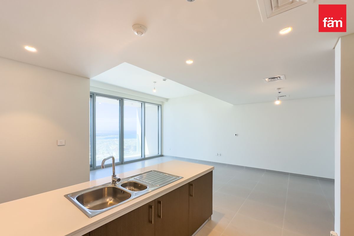 Modern apt, Burj Khalifa view, near metro-8
