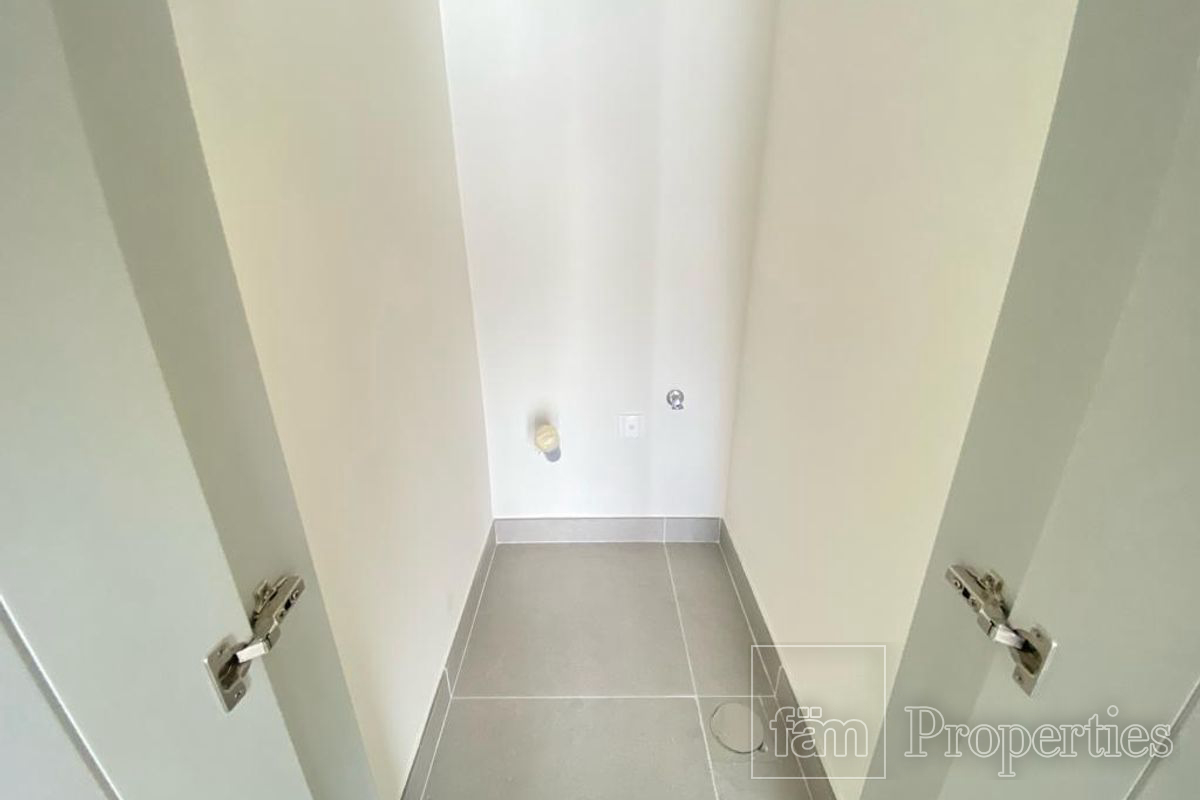 SEMI OPEN KITCHEN | CHILLER FREE | HIGH FLOOR-11