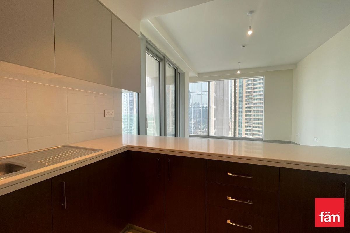 Spacious apt, Burj Khalifa view, near metro!-7
