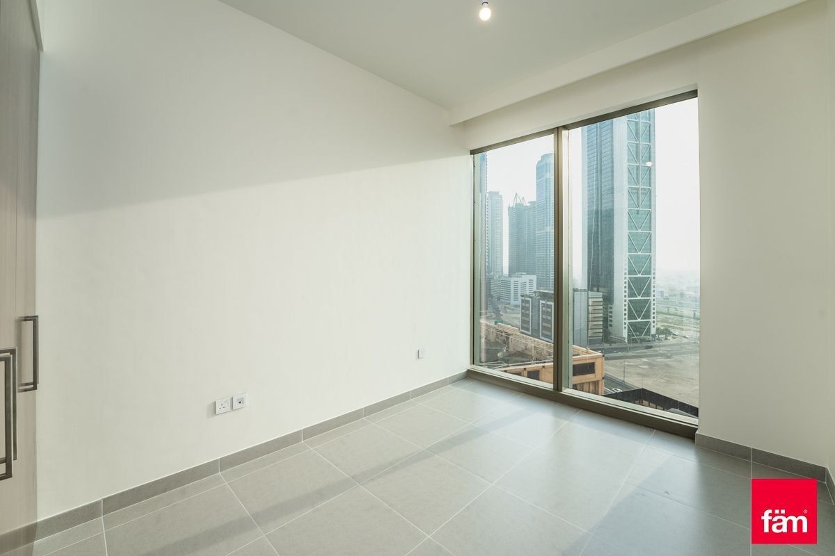 Spacious apt, Burj Khalifa view, near metro!-17