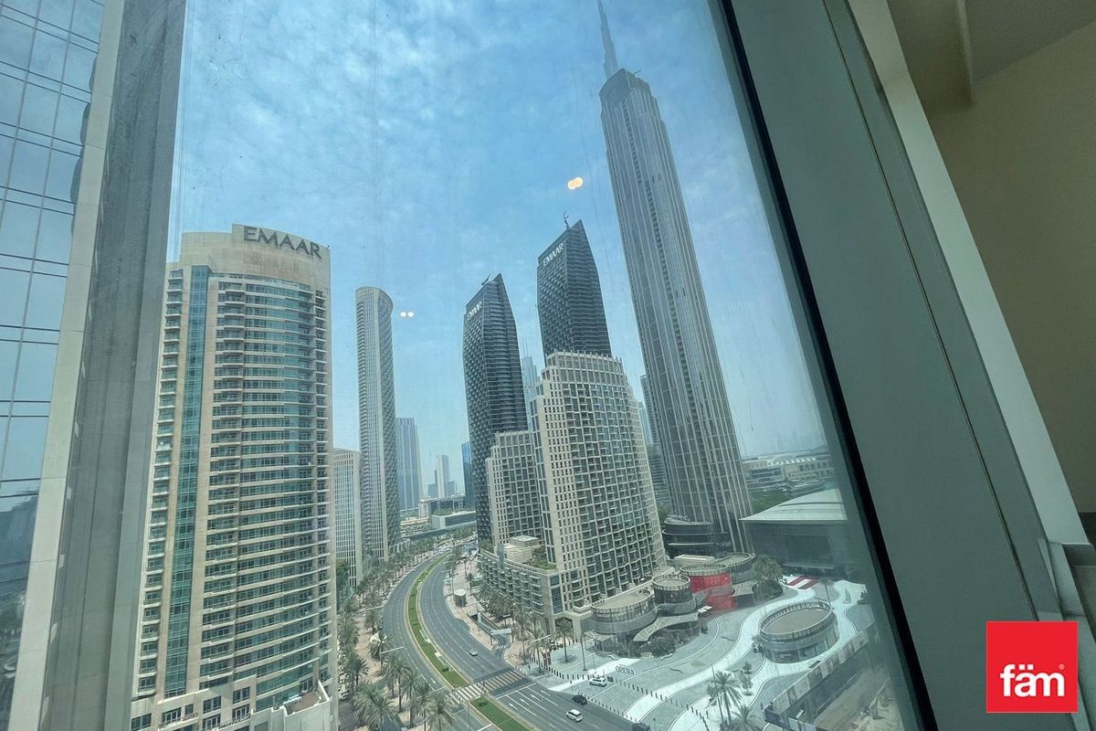 Spacious apt, Burj Khalifa view, near metro!-27