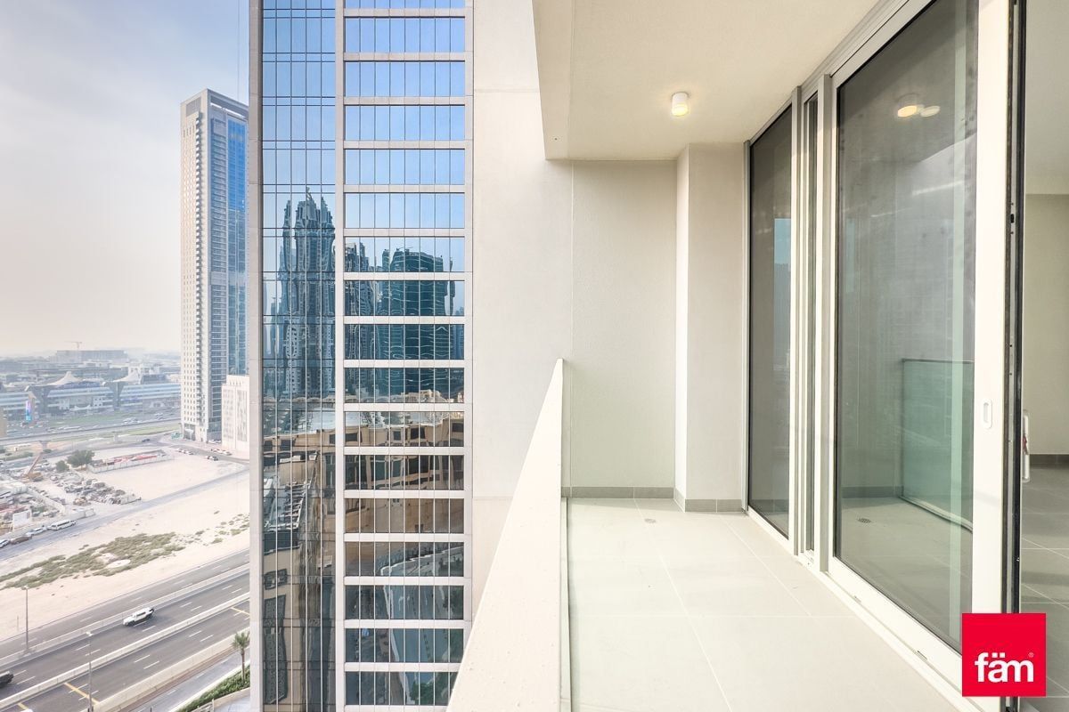 Spacious apt, Burj Khalifa view, near metro!-20