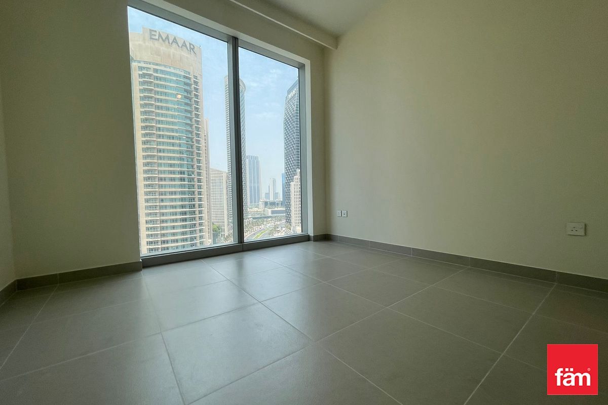 Spacious apt, Burj Khalifa view, near metro!-18