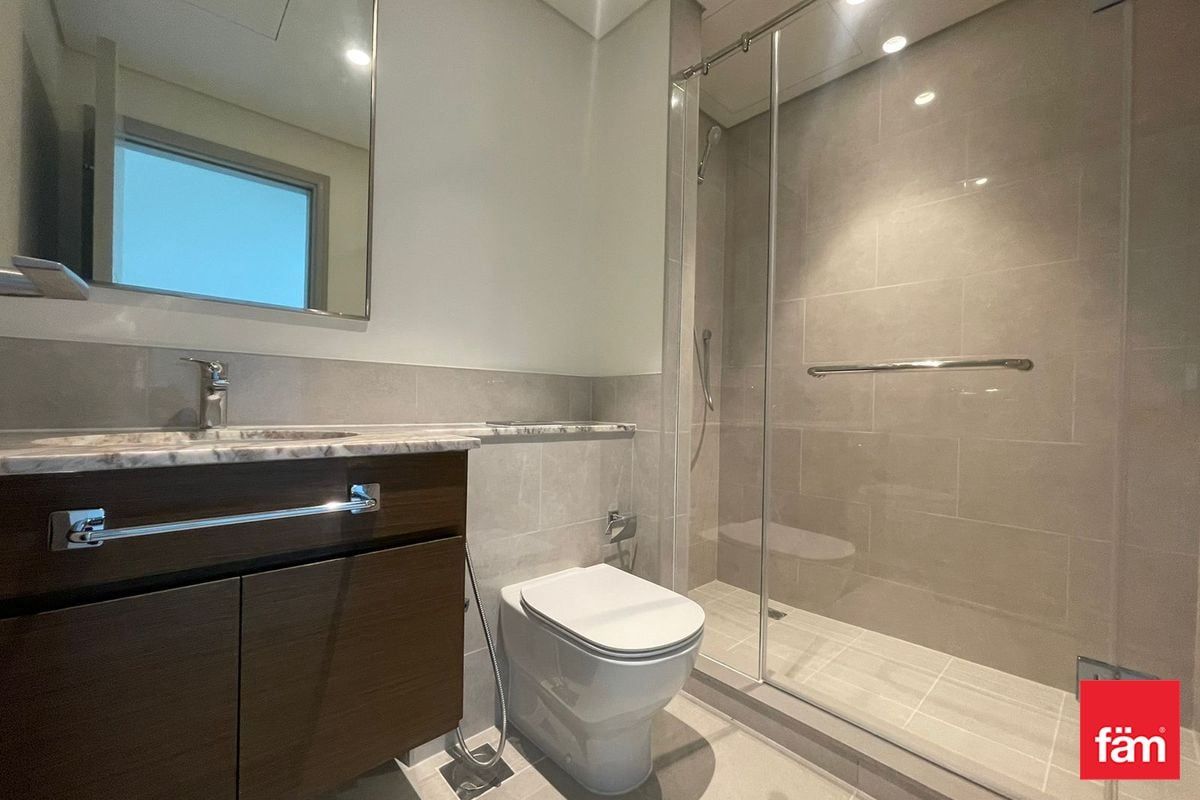 Spacious apt, Burj Khalifa view, near metro!-26