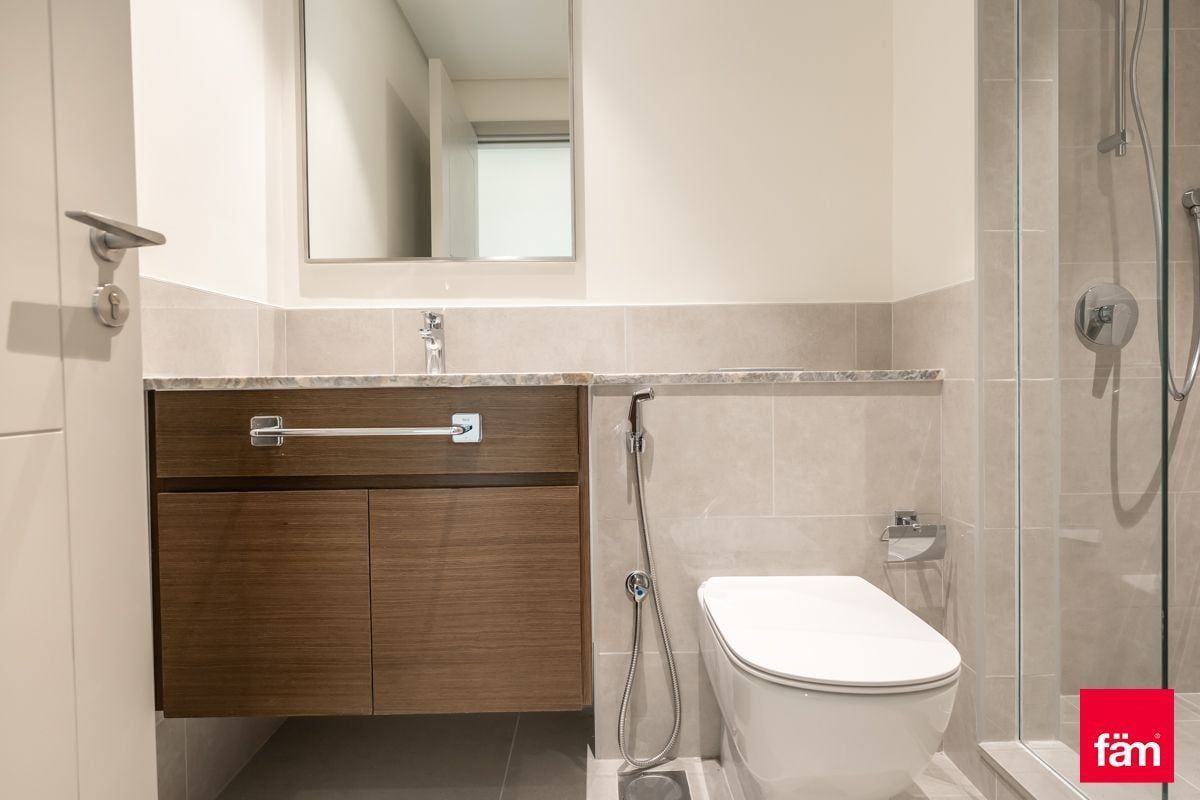 Spacious apt, Burj Khalifa view, near metro!-25