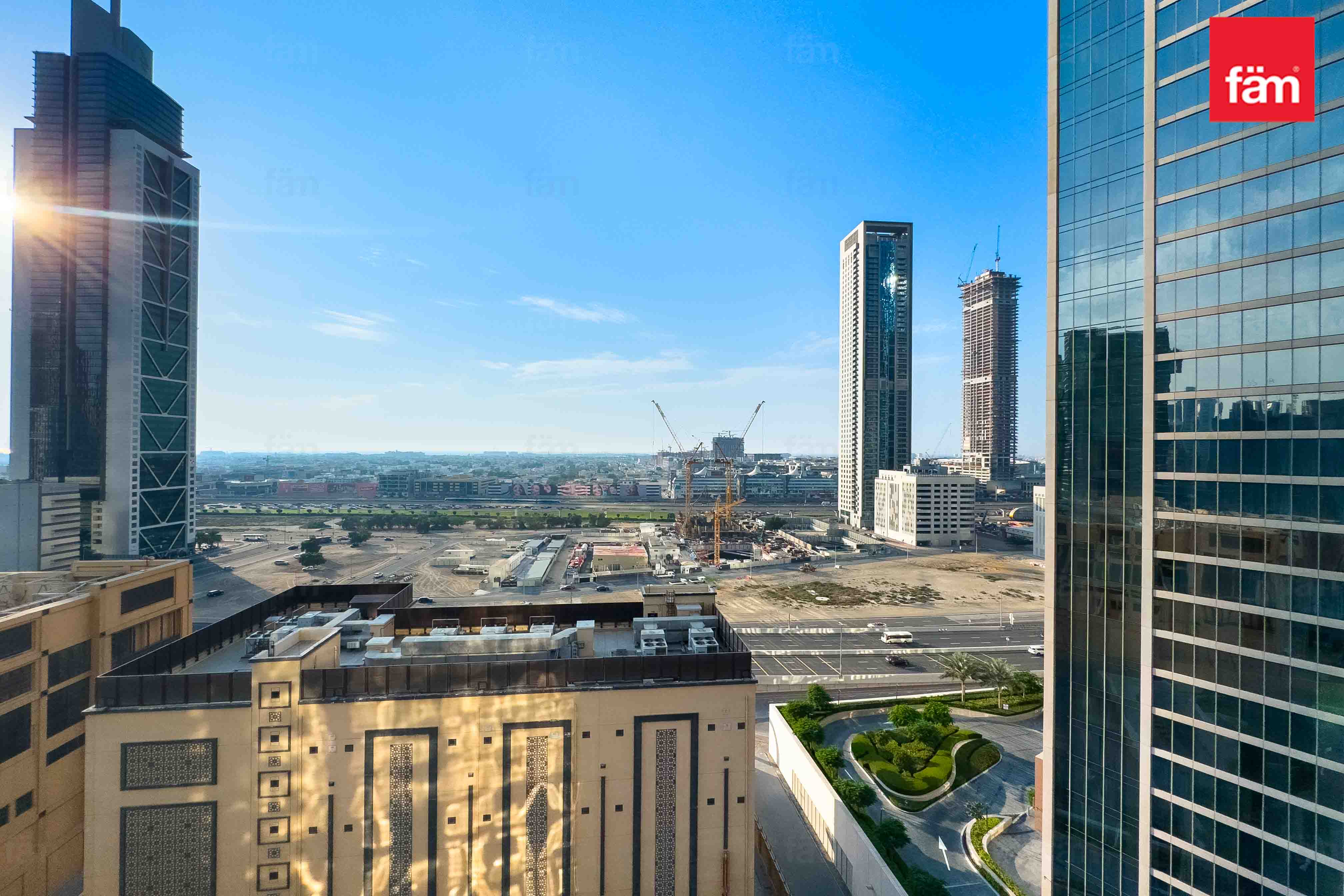 Premium Finishes | Floor-to-Ceiling Windows-13