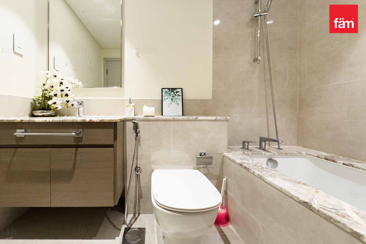 Premium Finishes | Floor-to-Ceiling Windows-16