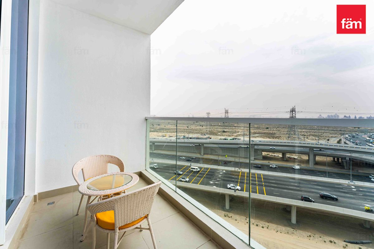 Fully furnished apt | pool view | Ready to move in-10