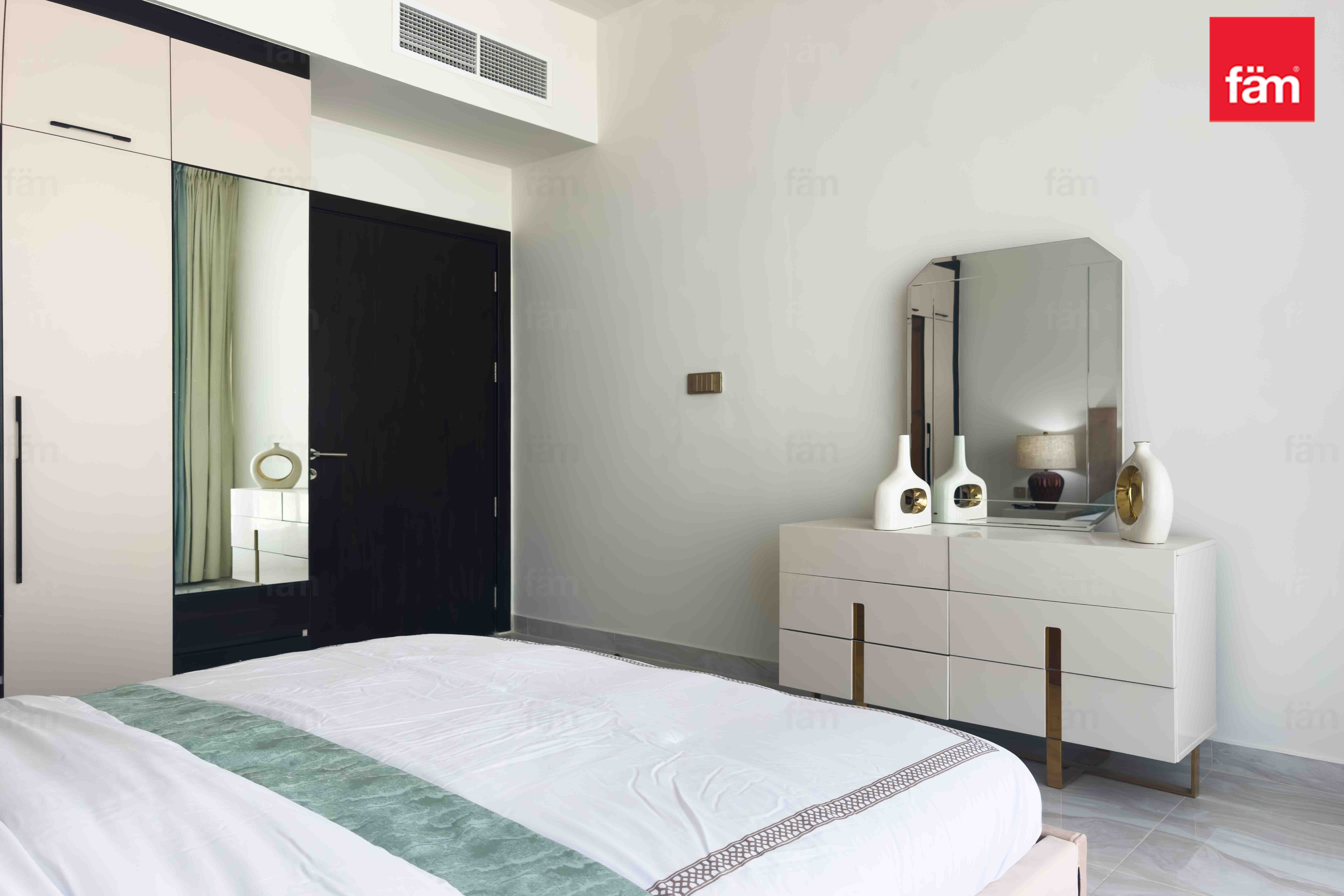 Deluxe | High Floor | 2 Bed | Study-9