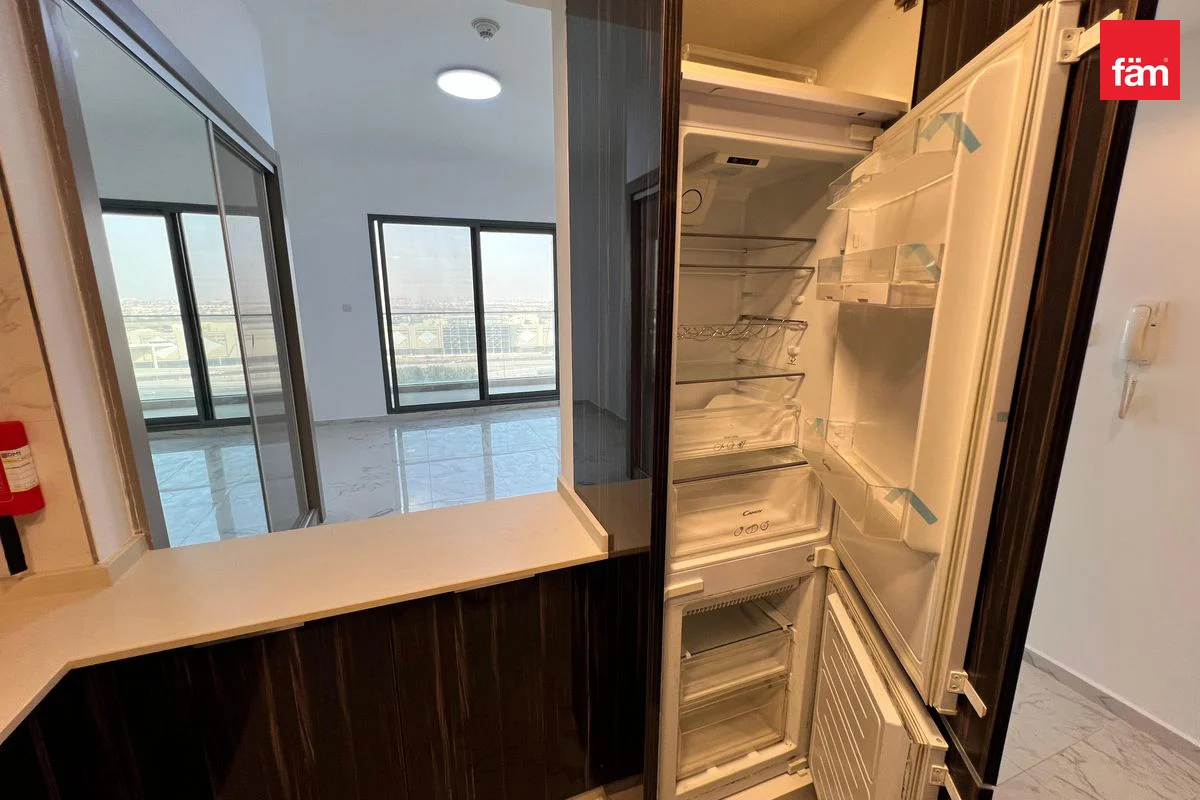 VACANT | HIGH FLOOR | SPACIOUS|STUDIO-6