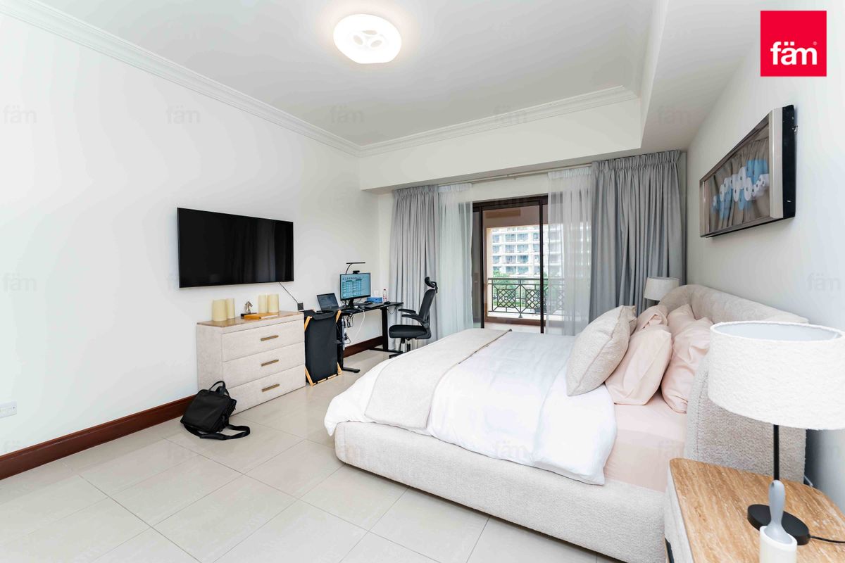 Luxurious | Extended Terrace | Private Beach-15