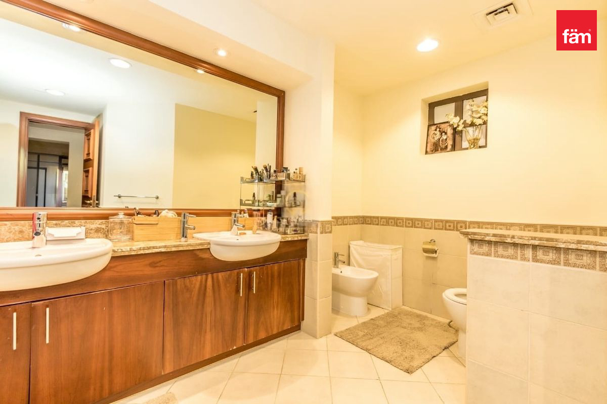 Best Location|/Furnished 3-Bedroom Apartment-10