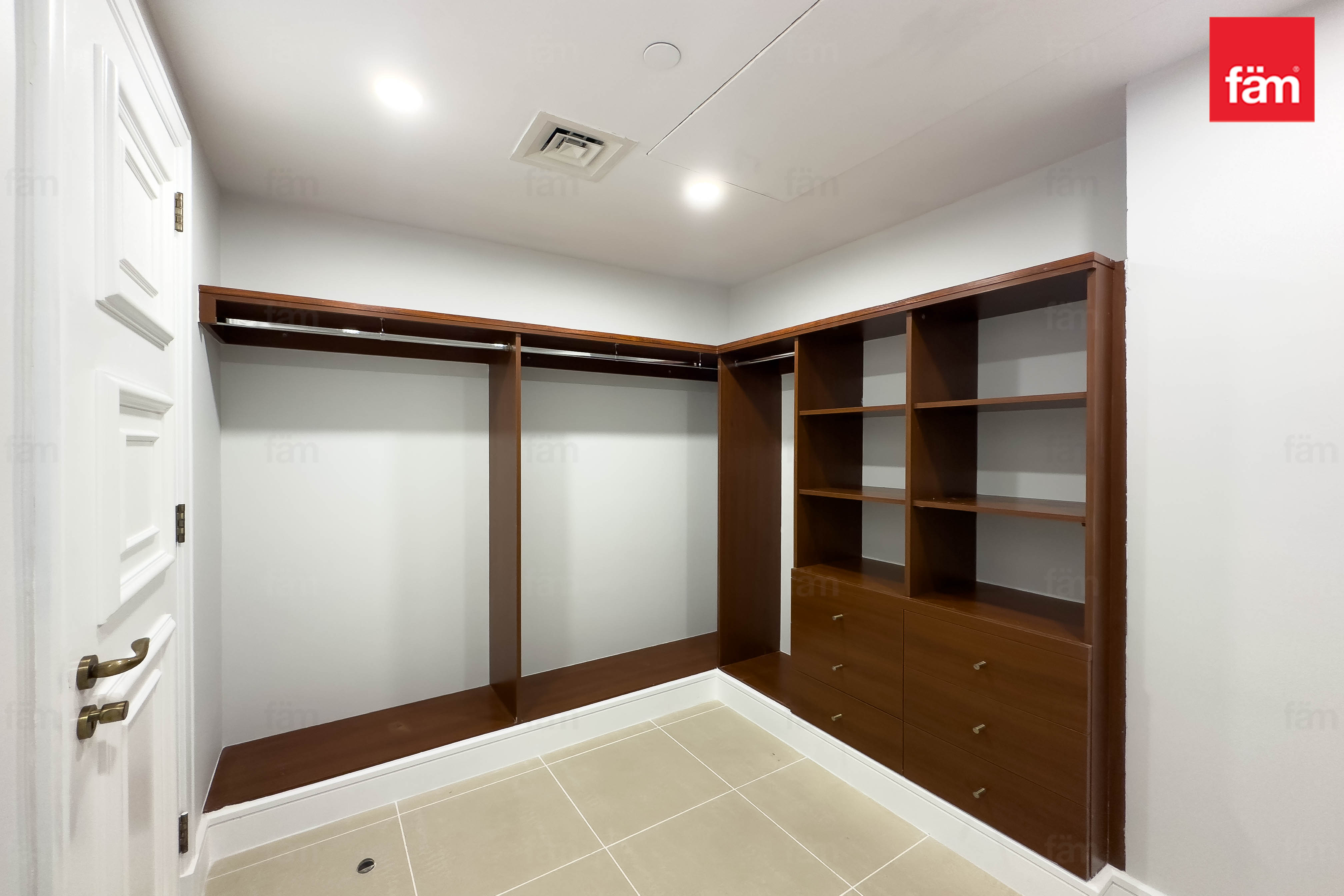 UNFURNISHED / HIGH FLOOR / NEAREST TO MALL-10