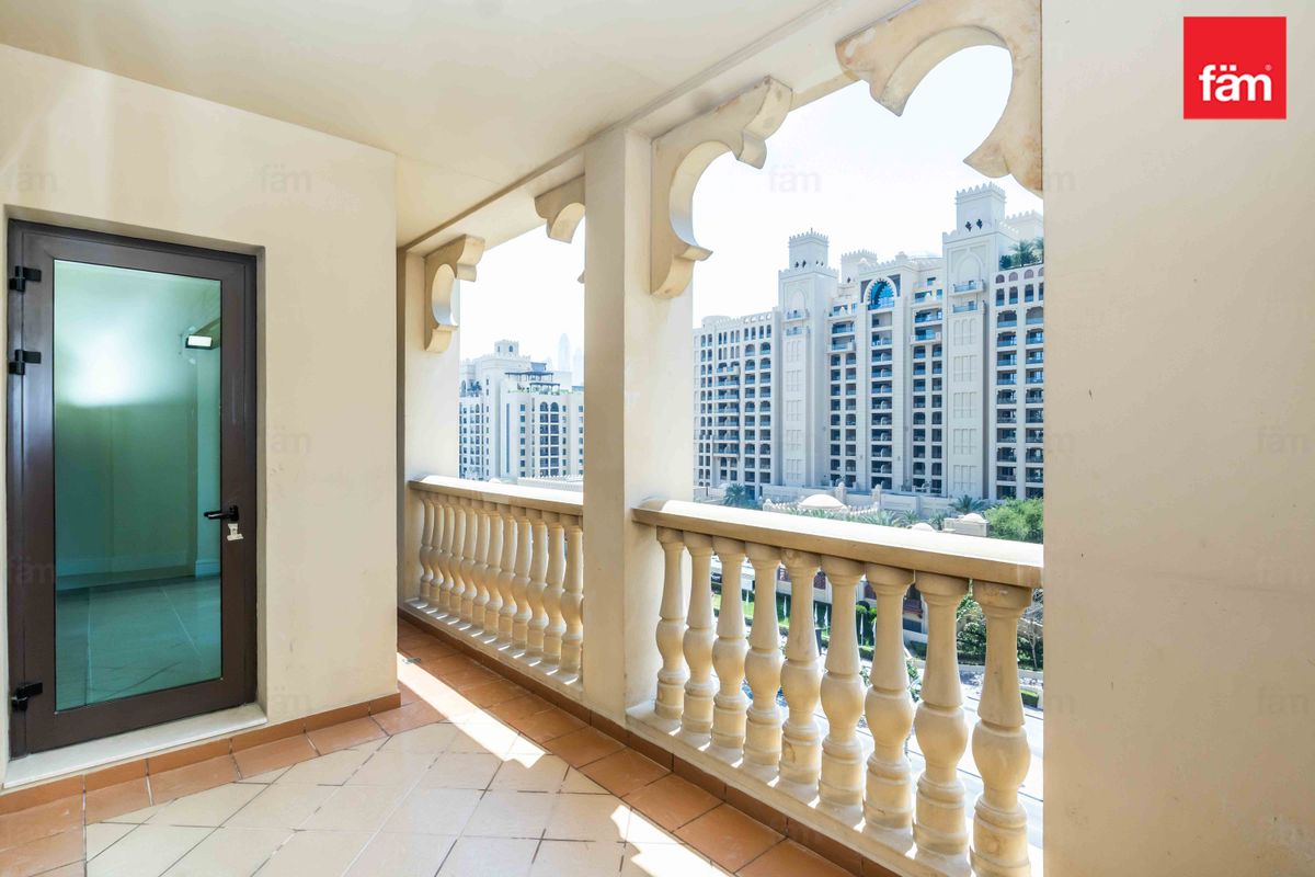 UNFURNISHED / HIGH FLOOR / NEAREST TO MALL-14